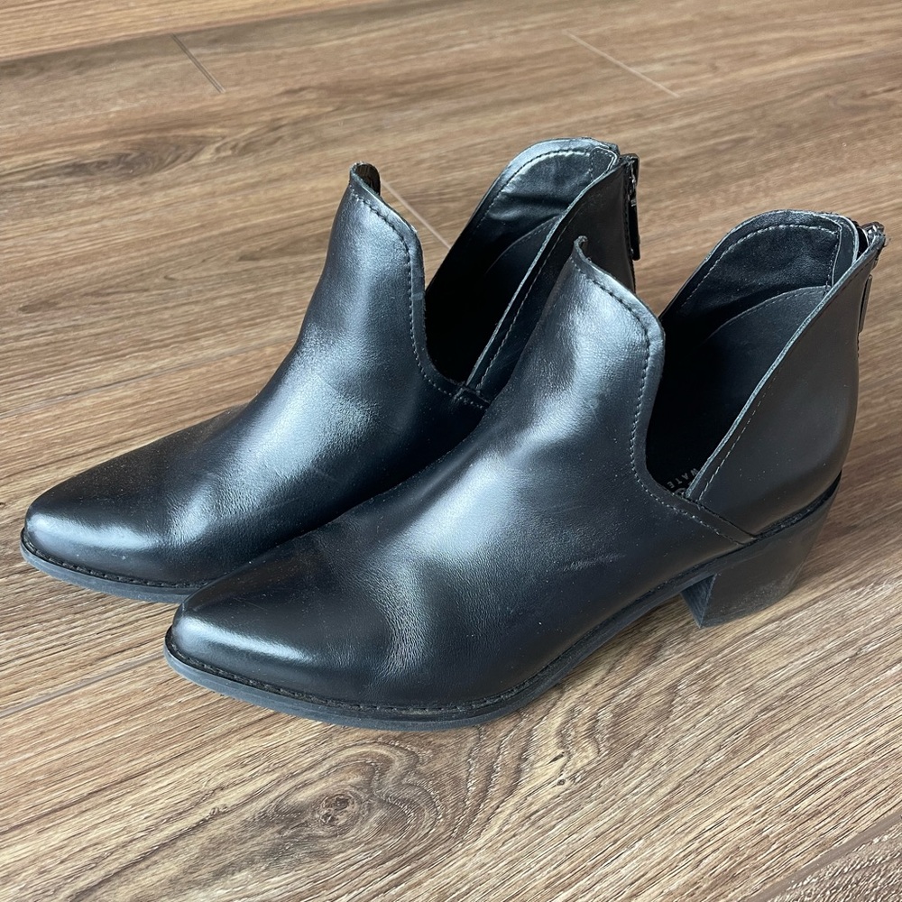 BLONDO Pointy Toe Waterproof Ankle Boots- Black Leather, Size 8